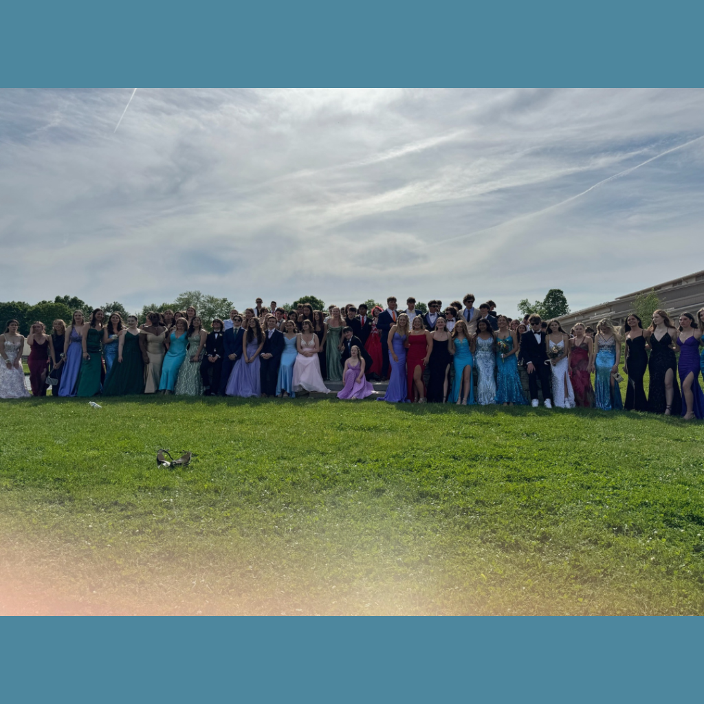 outdoor group photo of prom